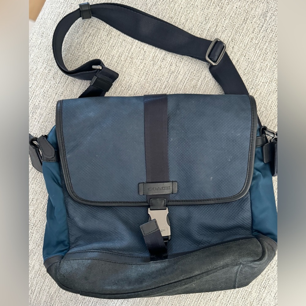 Coach men’s small messenger bag